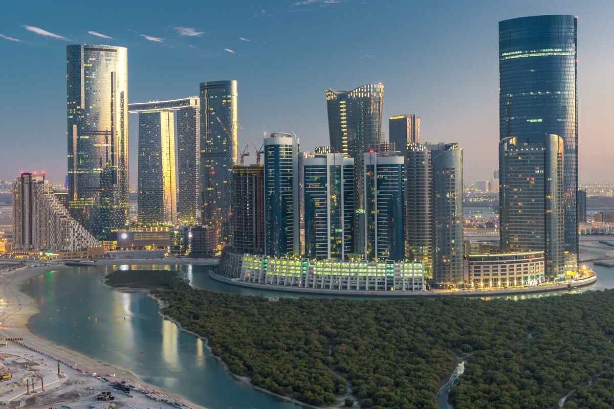 أبوظبي القطاع العقاري